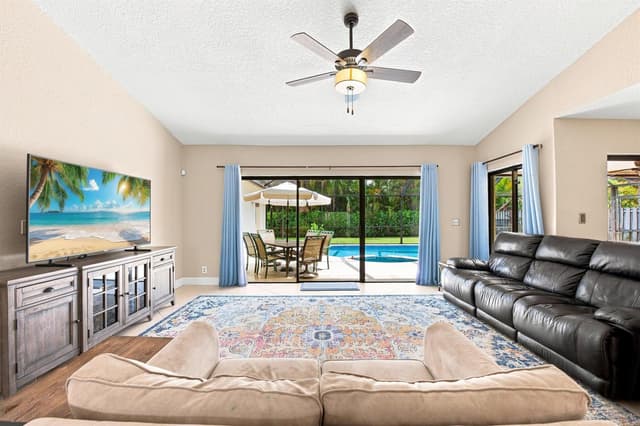 10666 NW 2ND Place, Coral Springs FL 33071 - Coral Springs, FL - Photo 7