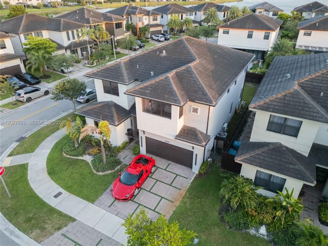 8824 NW 161st Ter, Miami Lakes FL 33018 - Miami Lakes, FL - Photo 3