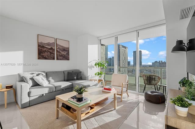 50 Biscayne Blvd # 2507, Miami FL 33132 - Miami, FL - Photo 2