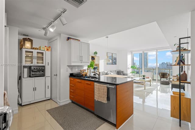 50 Biscayne Blvd # 2507, Miami FL 33132 - Miami, FL - Photo 6