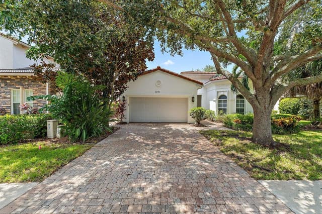 1071 Vintner Boulevard, Palm Beach Gardens FL 33410 - Palm Beach Gardens, FL - Photo 3