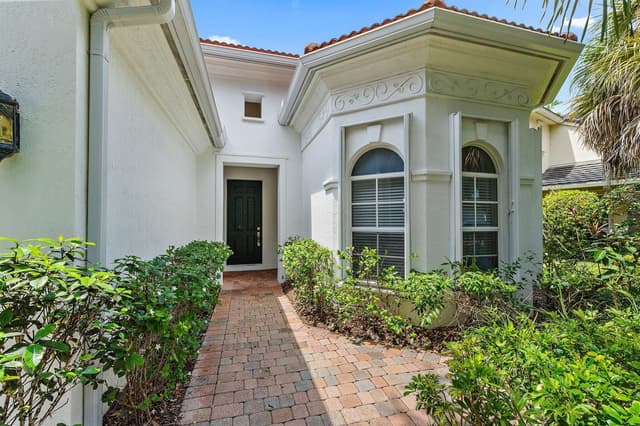1071 Vintner Boulevard, Palm Beach Gardens FL 33410 - Palm Beach Gardens, FL - Photo 4