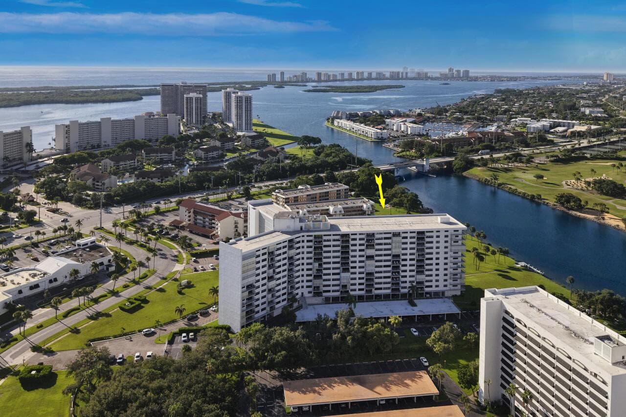 336 GOLFVIEW Road # 605, North Palm Beach FL 33408