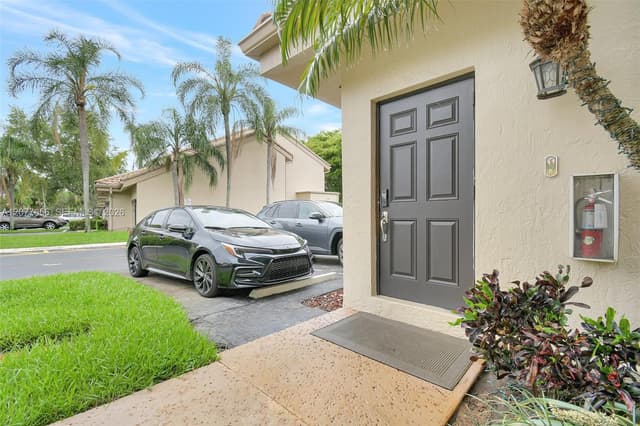 16339 Malibu Dr # 22, Weston FL 33326 - Weston, FL - Photo 5