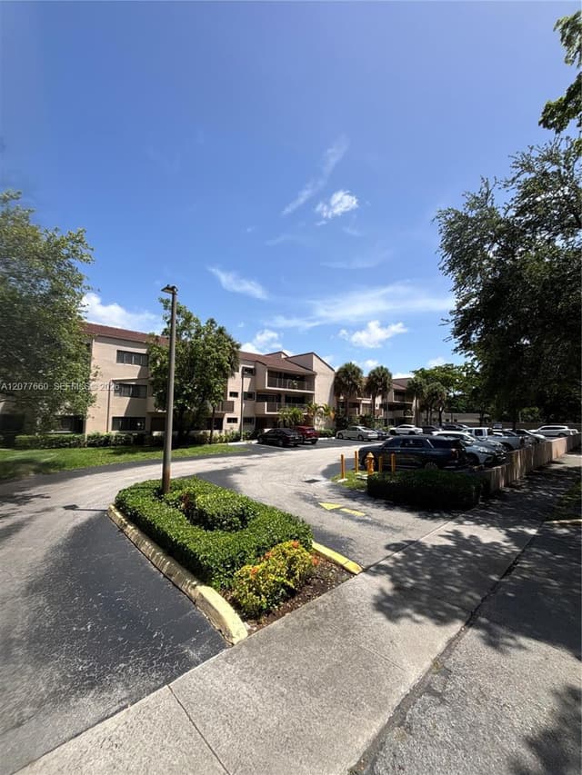 6305 Gage Pl # 309A, Miami Lakes FL 33014 - Miami Lakes, FL - Photo 3