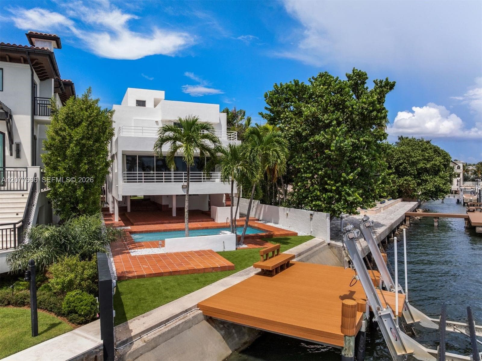 3499 N Prospect Dr, Miami FL 33133