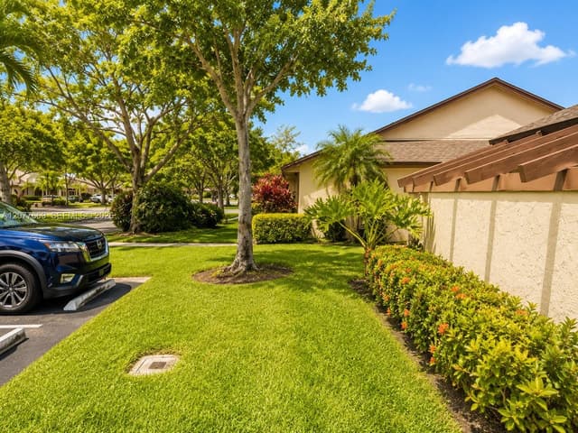 10829 NW 30th Pl # 221, Sunrise FL 33322 - Sunrise, FL - Photo 3