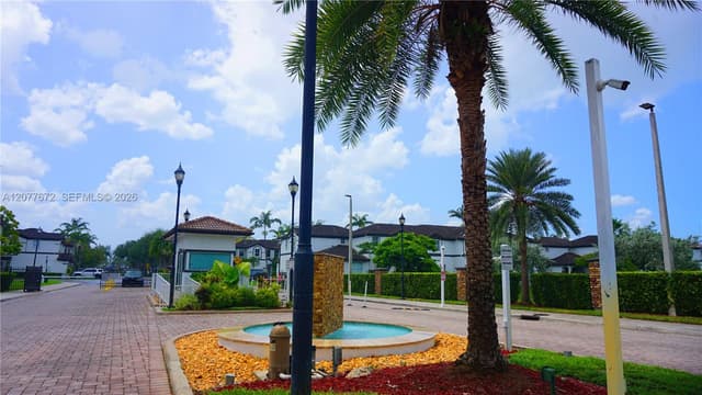 7616 NW 114th Path, Doral FL 33178 - Doral, FL - Photo 2