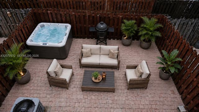 7616 NW 114th Path, Doral FL 33178 - Doral, FL - Photo 3