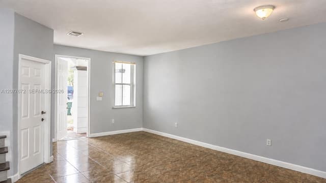7616 NW 114th Path, Doral FL 33178 - Doral, FL - Photo 5