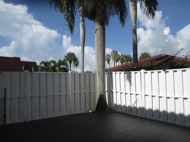1437 PRINCETON Lane, Boynton Beach FL 33426 - Boynton Beach, FL - Photo 2