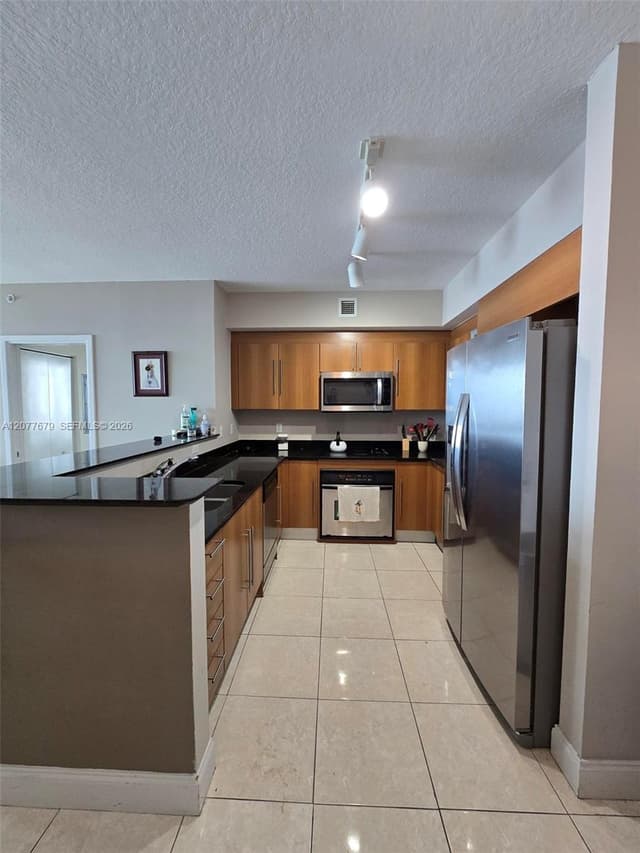 325 S Biscayne Blvd # 3115, Miami FL 33131 - Miami, FL - Photo 2
