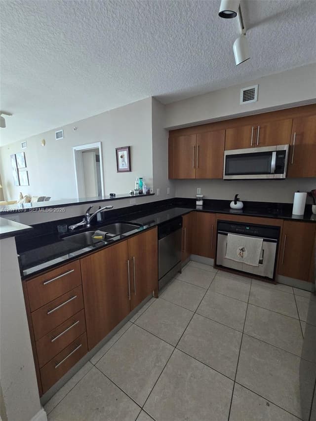 325 S Biscayne Blvd # 3115, Miami FL 33131 - Miami, FL - Photo 3