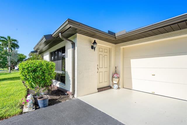 4903 EQUESTRIAN Circle # A, Boynton Beach FL 33436 - Boynton Beach, FL - Photo 2