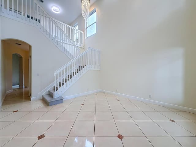 6657 LURAIS Drive, Lake Worth FL 33463 - Lake Worth, FL - Photo 5