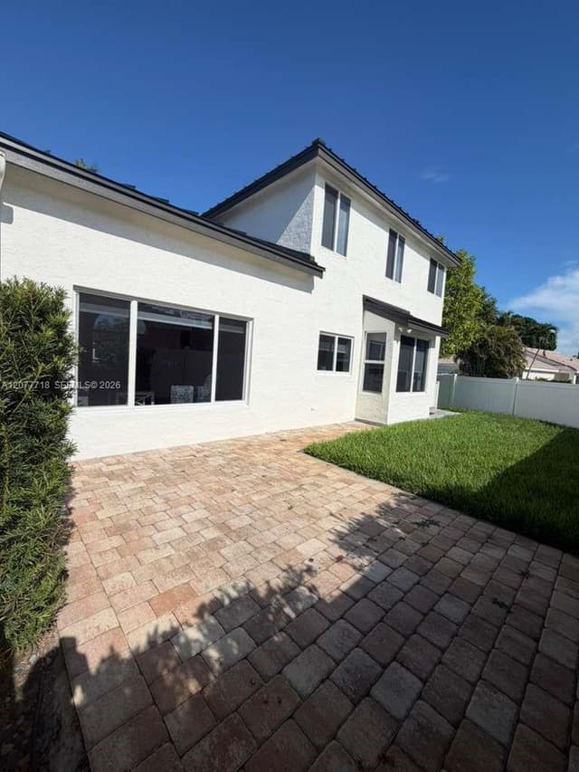1920 NW 182nd Ter, Pembroke Pines FL 33029 - Pembroke Pines, FL - Photo 3
