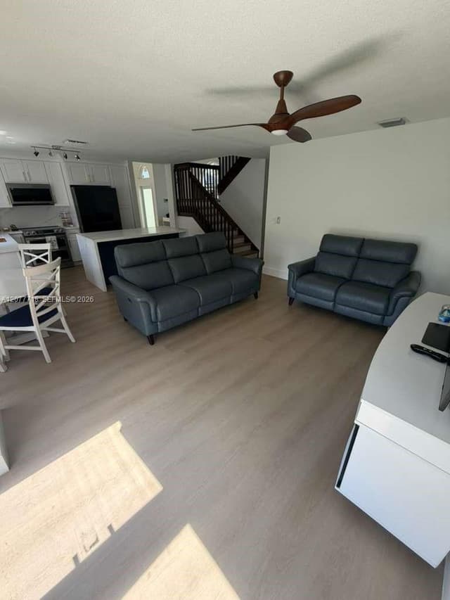 1920 NW 182nd Ter, Pembroke Pines FL 33029 - Pembroke Pines, FL - Photo 5