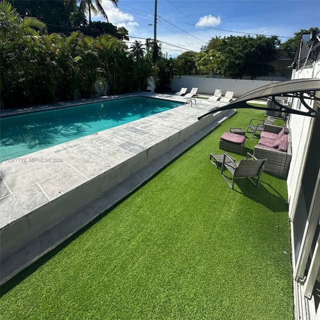 17650 NE 19th Ave, North Miami Beach FL 33162 - North Miami Beach, FL - Photo 2