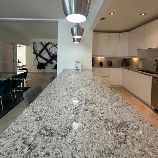 17650 NE 19th Ave, North Miami Beach FL 33162 - North Miami Beach, FL - Photo 4