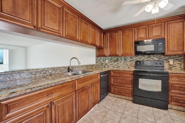 8030 Hampton Boulevard # 106, North Lauderdale FL 33068 - North Lauderdale, FL - Photo 6