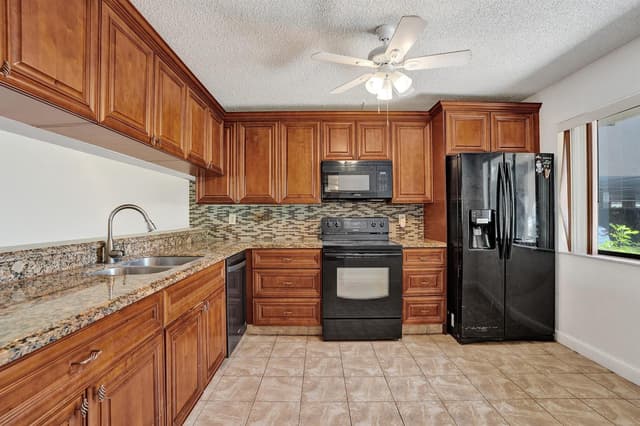 8030 Hampton Boulevard # 106, North Lauderdale FL 33068 - North Lauderdale, FL - Photo 5