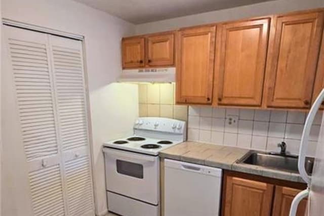 7801 Colony Circle S # 106, Tamarac FL 33321 - Tamarac, FL - Photo 6