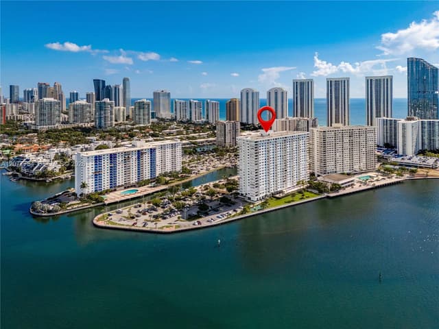 500 Bayview Dr # 825, Sunny Isles Beach FL 33160 - Sunny Isles Beach, FL - Photo 2