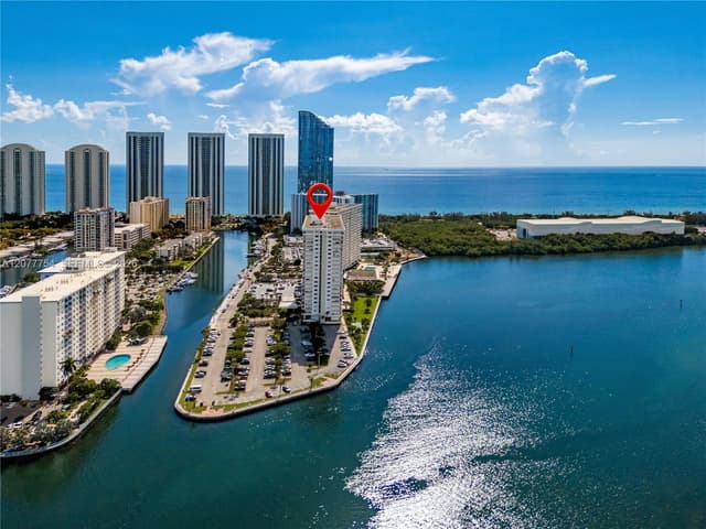 500 Bayview Dr # 825, Sunny Isles Beach FL 33160 - Sunny Isles Beach, FL - Photo 3