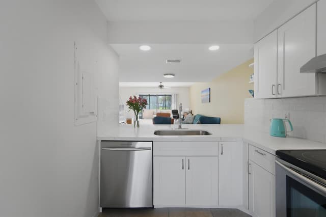 6207 Riverwalk Lane # 5, Jupiter FL 33458 - Jupiter, FL - Photo 5