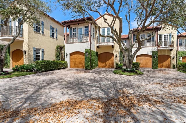 1027 Coralina Lane, Delray Beach FL 33483 - Delray Beach, FL - Photo 3