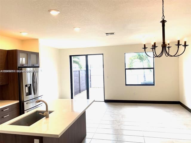 9116 NW 158th St, Miami Lakes FL 33018 - Miami Lakes, FL - Photo 5