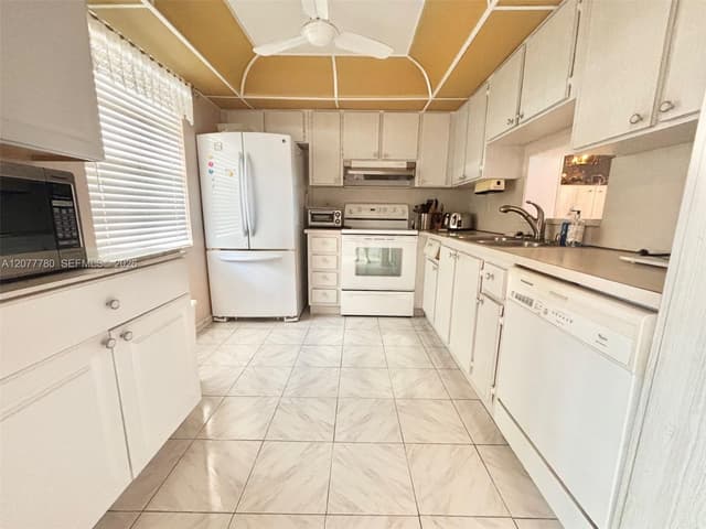 141 SE 3rd Ave # 402, Dania Beach FL 33004 - Dania Beach, FL - Photo 6