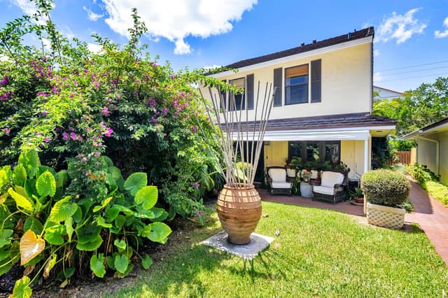 11290 Glen Oaks Court, North Palm Beach FL 33408 - North Palm Beach, FL - Photo 3