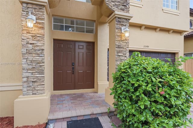 22505 SW 94th Pl, Cutler Bay FL 33190 - Cutler Bay, FL - Photo 7