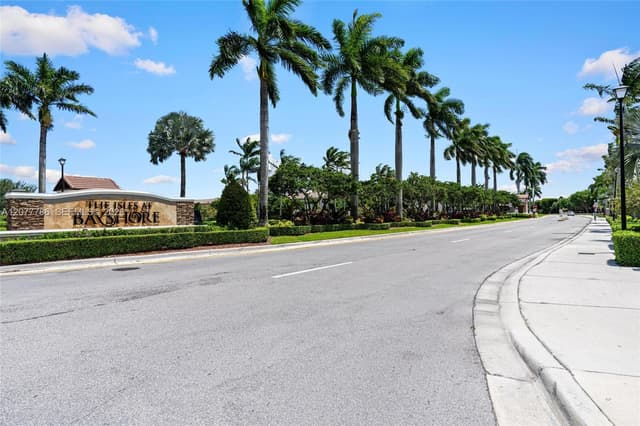 22505 SW 94th Pl, Cutler Bay FL 33190 - Cutler Bay, FL - Photo 4