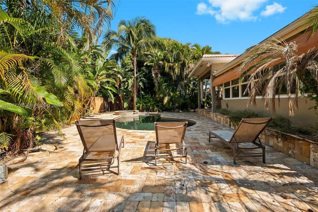 2725 NE 21st Ave, Fort Lauderdale FL 33306 - Fort Lauderdale, FL - Photo 2