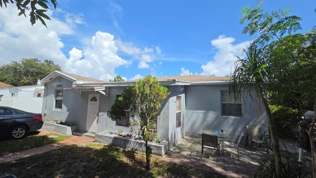 2351 NW 104TH Terrace, Miami FL 33147 - Miami, FL - Photo 2