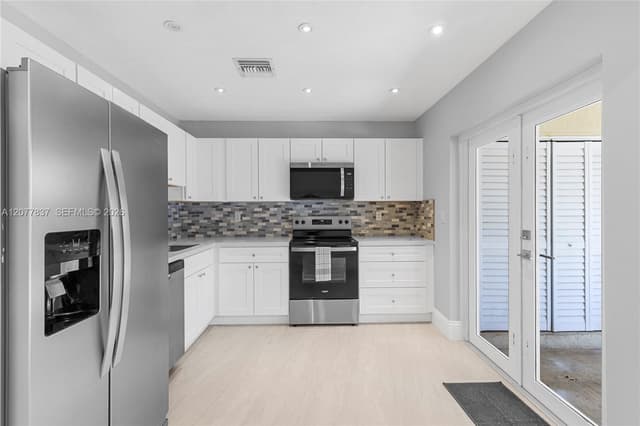 886 NE 214th Ln # 4, Miami FL 33179 - Miami, FL - Photo 6