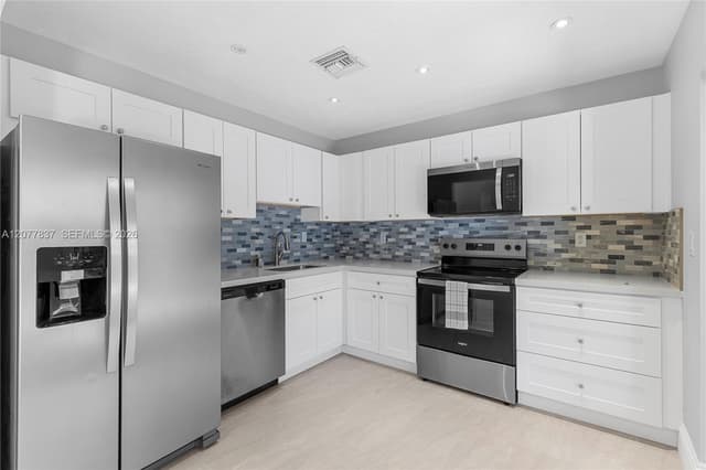 886 NE 214th Ln # 4, Miami FL 33179 - Miami, FL - Photo 7