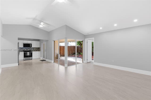 886 NE 214th Ln # 4, Miami FL 33179 - Miami, FL - Photo 3