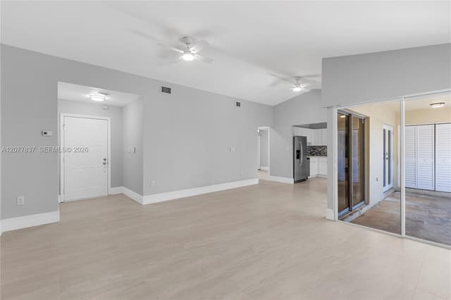 886 NE 214th Ln # 4, Miami FL 33179 - Miami, FL - Photo 4