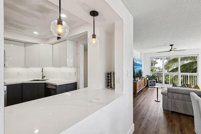 133 N Pompano Beach Boulevard Unit 210, Pompano Beach FL 33062 - Pompano Beach, FL - Photo 6