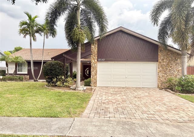 8541 NW 54th St, Lauderhill FL 33351 - Lauderhill, FL - Photo 2