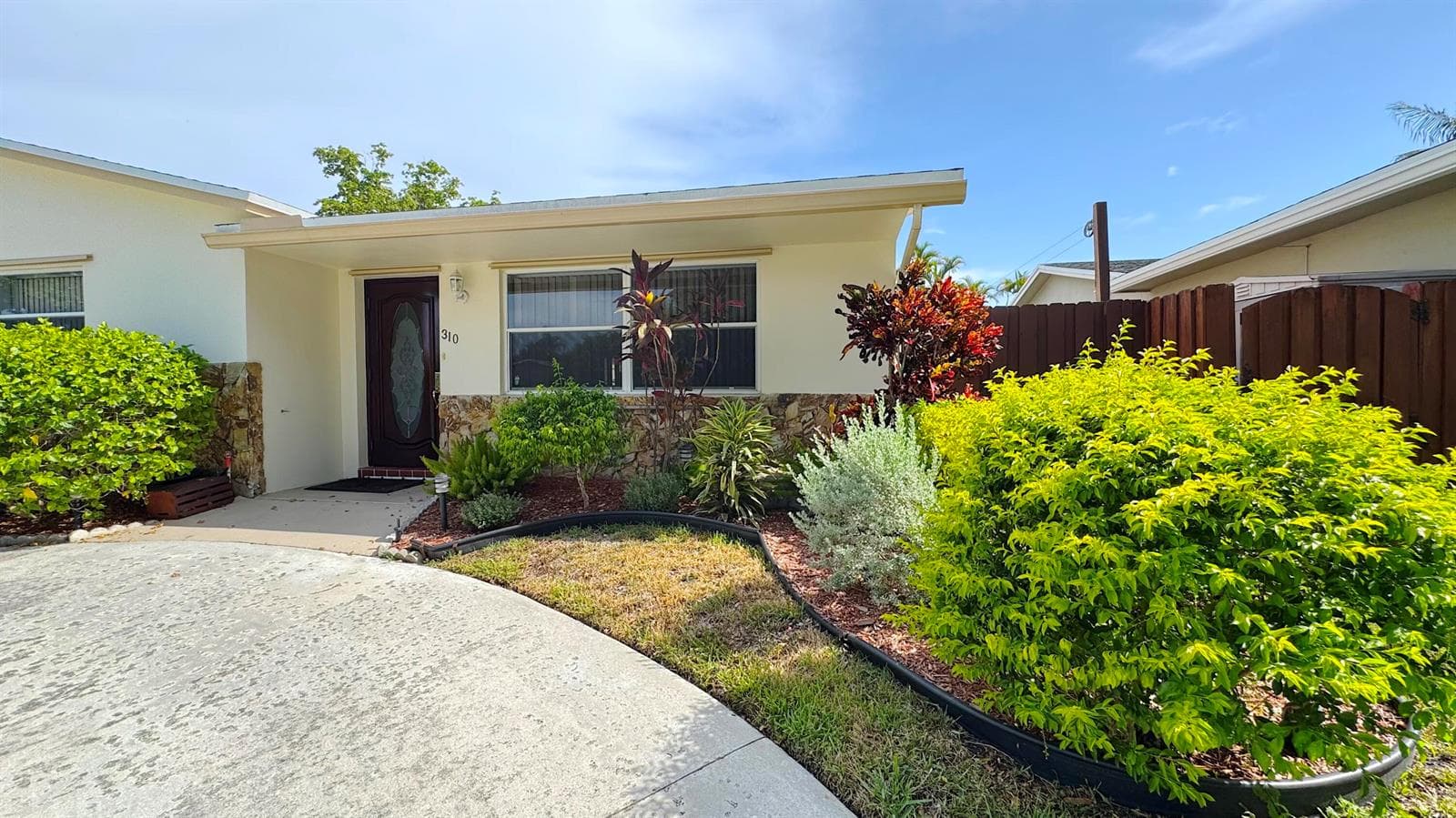 310 SE 4TH Terrace, Dania Beach FL 33004