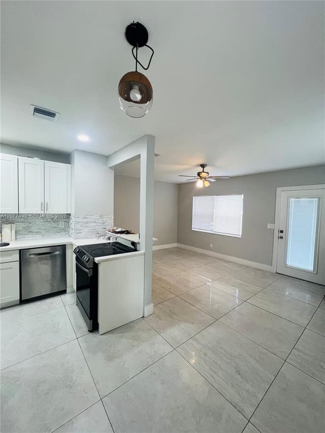 1332 NW 3rd Ave, Fort Lauderdale FL 33311 - Fort Lauderdale, FL - Photo 2