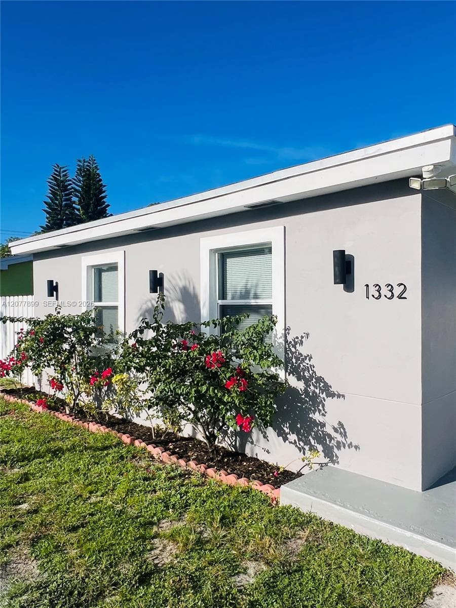 1332 NW 3rd Ave, Fort Lauderdale FL 33311 - Fort Lauderdale, FL - Photo 1