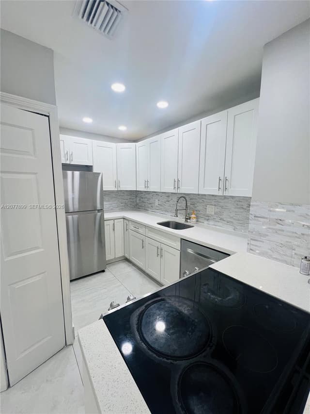 1332 NW 3rd Ave, Fort Lauderdale FL 33311 - Fort Lauderdale, FL - Photo 5