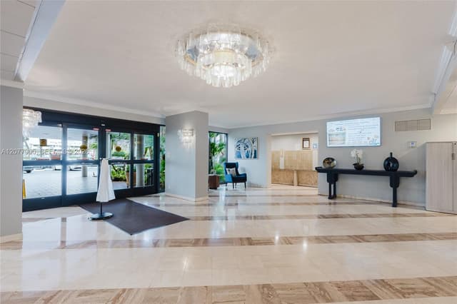 3800 Hillcrest Dr # 412, Hollywood FL 33021 - Hollywood, FL - Photo 2