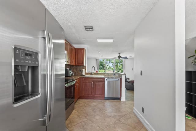 7127 WOODMONT Way # 7127, Tamarac FL 33321 - Tamarac, FL - Photo 6