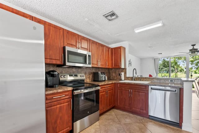 7127 WOODMONT Way # 7127, Tamarac FL 33321 - Tamarac, FL - Photo 4